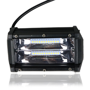 Прожектор для автомобиля 140*80*65мм, 2200Lm 15W  "C2R"