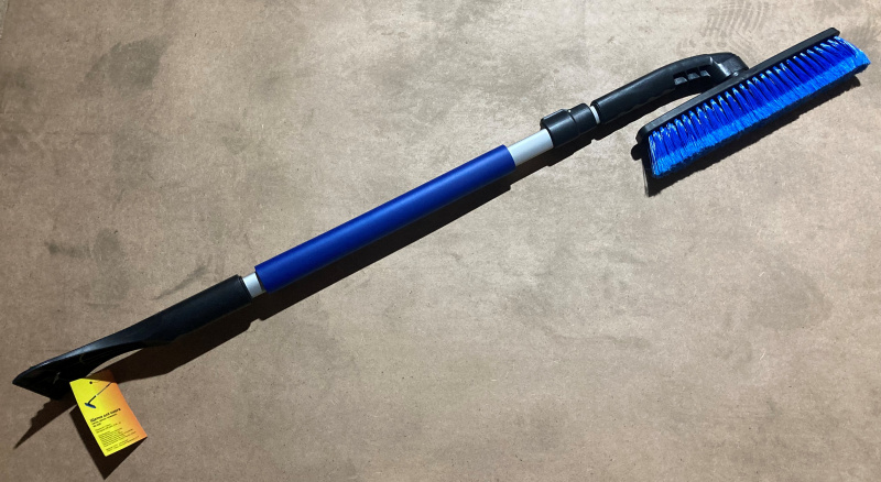 Щетка для снега с телескопической ручкой и скребком (91/130см)    "AIDO" / "АВС"